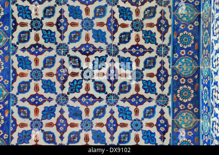 Iznik-Fliesen im Inneren der Rüstem Paşa Camii, Istanbul, Türkei-130910 30978 Stockfoto