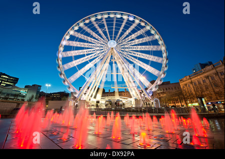 Das neue Rad von Manchester Riesenrad im Piccadilly Gardens in Manchester gelegen. Stockfoto