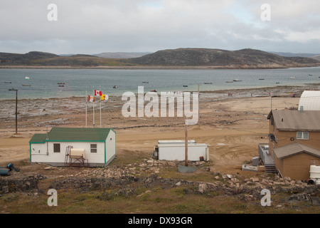 Kanada, Nunavut, Qikiqtaaluk Region, Cape Dorset. "Hauptstadt des Inuit-Kunst" bekannt für native print und Speckstein schnitzen. Stockfoto