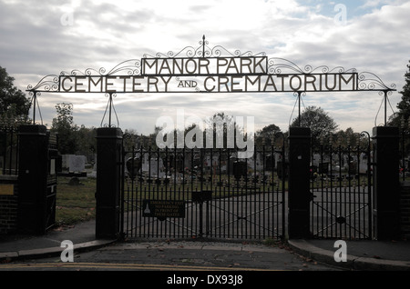 Eingang zum Manor Park Friedhof & Krematorium in East London, Beerdigung Ort von Annie Chapman, Jack the Ripper zweite Opfer. Stockfoto