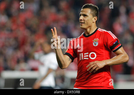 Benfica, Portfugal. 20. März 2014. Benfica brasilianische vorwärts Lima Santos feiert nach Noten ein Tor in der UEFA Europa League Runde der 16 Sekunden Fußballspiel zwischen SL Benfica und Tottenham Hotspur im Luz Stadium in Lisboa Bein. Bildnachweis: Filipe Amorim/NurPhoto/ZUMAPRESS.com/Alamy Live-Nachrichten Stockfoto