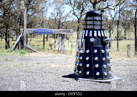 Ungewöhnlich am Straßenrand Mailbox in der Form von ein Dalek, New South Wales, Australien. Stockfoto