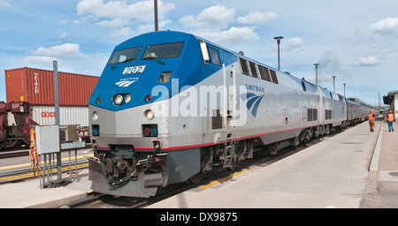 Montana, Havre, Amtrak Passagierzug "Empire Builder" Ankunft am Bahnhof Stockfoto