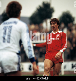 Fußball, Bundesliga, 1979/1980, Wedau Stadion, MSV Duisburg im Vergleich zu 1. FC Kaiserslautern 1:1, Szene des Spiels, Wolfgang Wolf (FCK) Stockfoto