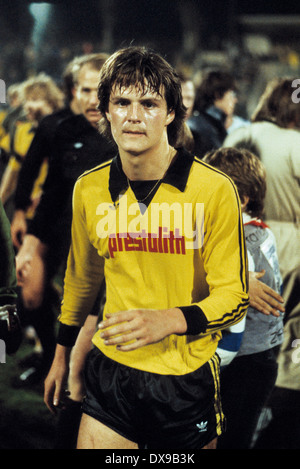 Fußball, Bundesliga, 1979/1980, Wedau Stadion, MSV Duisburg vs. Borussia Dortmund 1:0, Ende des Spiels verlassen, Theo Schneider (BVB) Stockfoto