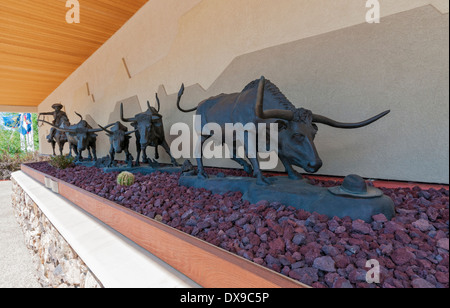 Medora, North Dakota, North Dakota Cowboy Hall Of Fame, '100 X' Bronzeskulptur des Künstlers Bildhauers Arnie Addicott Stockfoto