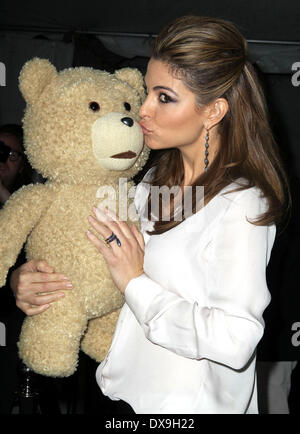 Maria Menounos 3. jährlichen Vielfalt macht des Comedy Awards im Avalon Hollywood - Ankünfte Los Angeles, Kalifornien - 17.11.12 Feat Stockfoto
