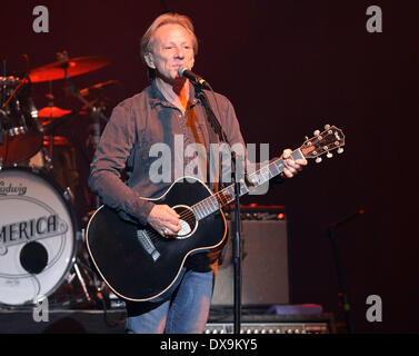 Gerry Beckley Englisch-amerikanische Folk-Rockband Amerika Höchstleistungen live "Hard Rock Live!" im Seminole Hard Rock Hotel & Casino Hollywood, Florida - 18.11.12 Featuring: Gerry Beckley wo: Florida, USA bei: 18. November 2012 Stockfoto