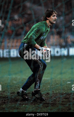 Fußball, Bundesliga, 1980/1981, Ruhrstadion, VfL Bochum gegen Bayer 04 Leverkusen 1:1, Szene des Spiels, Keeper Reinhard Mager (VfL) Stockfoto