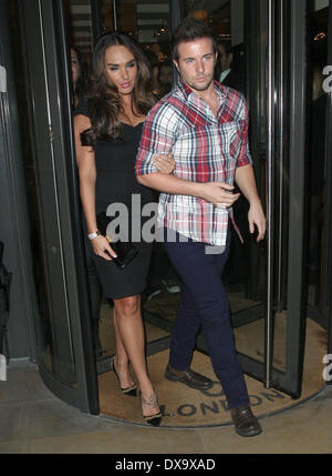 Tamara Ecclestone verlassen C London Restaurant mit einem männlichen Begleiter. London, England - 27.11.12 Featuring: Tamara Ecclestone le Stockfoto