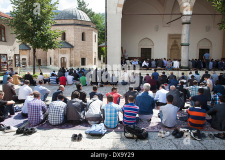 Gebet, Gazi Husrevbey Moschee, Bascarsija, Sarajevo, Bosnien und Herzegowina, Europa Stockfoto