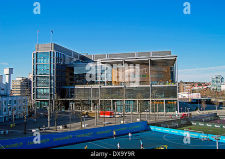 Blick auf den Brent Stadthalle und Bibliothek Wembley, London Borough of Brent, London, England, Vereinigtes Königreich Stockfoto