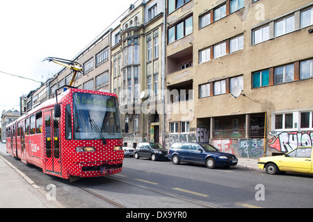 Straßenbahn in Mourinho Kulina Straße, Bascarsija, Sarajevo, Bosnien und Herzegowina, Europa Stockfoto