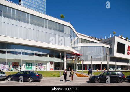 Einkaufszentrum, Zmaja Od Bosne Street, Sarajewo, Bosnien und Herzegowina, Europa Stockfoto