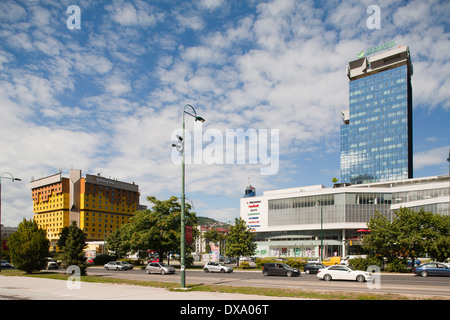 kommerziellen Zentrum und Holiday Inn Hotel, Zmaja Od Bosne Straße, Sarajevo, Bosnien und Herzegowina, Europa Stockfoto