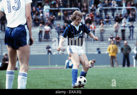 Fußball, 2. Bundesliga, 1982/1983, Wedau Stadion, MSV Duisburg vs. SV Waldhof Mannheim 3:3, Szene des Spiels, Alfred Schoen (SVW) Stockfoto