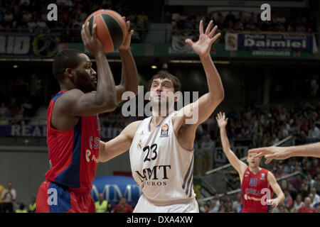 Madrid, Spanien. 20. März 2014. Spieler in Real Madrid Basketball Euroleague TOP 16-Partie zwischen Real Madrid und ZSKA Moskau spielte im Palacio de Deportes in Madrid, Spanien, 20. März 2014 © Oscar Gonzalez/NurPhoto/ZUMAPRESS.com/Alamy Live News Stockfoto