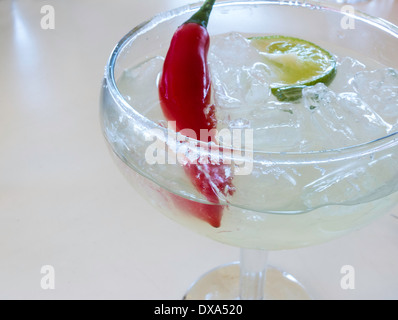 Rote Paprika Margarita Cocktail an über Verdi Cucina Rustica, Miami, FL Stockfoto