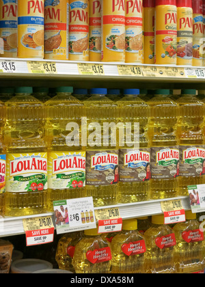 LouAna Canola-Öl zum Verkauf, Speiseöl und Spray Gang, Publix Supermarkt in Tampa, Florida Stockfoto