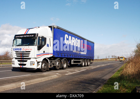 Ein "Cargo Express" LKW Reisen entlang der A46-Straße in Leicestershire, England Stockfoto