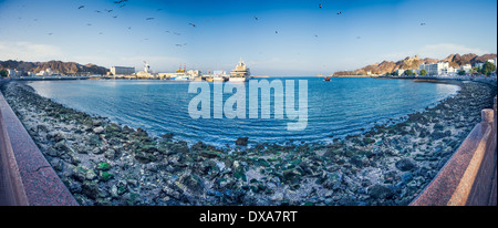 Panorama oder die Corniche und Mutrah Fort in Muscat, Oman Stockfoto