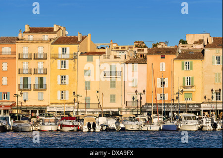 Saint-Tropez Waterfront Architektur, Provence, Frankreich Stockfoto