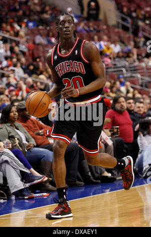 19. März 2014: Chicago Bulls guard Tony Snell (20) in Aktion während der NBA-Spiel zwischen den Chicago Bulls und die Philadelphia 76ers im Wells Fargo Center in Philadelphia, Pennsylvania. Die Bulls gewann 102-94. Christopher Szagola/Cal-Sport-Medien Stockfoto