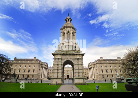 Ansicht des Hauptgebäudes am Eingang des Trinity College, Dublin, Irland Stockfoto