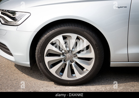 Audi A6 Hybrid 2014, hellblaue Farbe Stockfoto