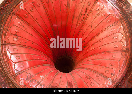 Roten Lautsprecher auf Grammophon Stockfoto