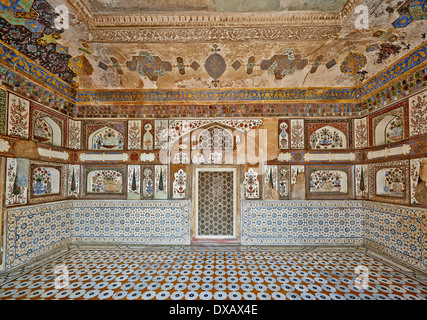 Innenaufnahme des Itmad-Ud-Daulah Grabmal oder Etimad-Ud-Daulah genannt auch Baby Taj, Agra, Wandmalereien, Uttar Pradesh, Indien Stockfoto