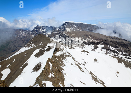 Frühling-Blick vom Berg Veleta in der Sierra Nevada Stockfoto