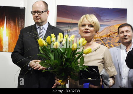 Danzig, Polen 22. März 2014 polnischen berühmte Schauspielerin Katarzyna Figura (c) Geburtstag in Danzig gefeiert. Während der Feierlichkeiten eröffnete Figura ihre Fotografie Ausstellung namens "Momenty" (Momente) präsentiert der anbrechenden Sea Pictures. Stockfoto