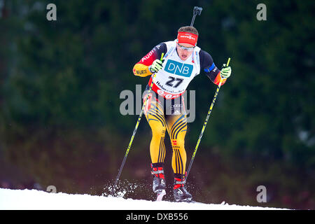 Oslo, Norwegen. 22. März 2014.  E.ON World Cup Biathlon 2014 Florian Graf von Deutschland konkurriert in der Männer 12,5 km Verfolgung während der Biathlon-WM am Holmenkollen in Oslo, Norwegen. Bildnachweis: Action Plus Sport Bilder/Alamy Live News Stockfoto