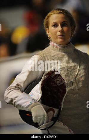 Turin, Italien. 22. März 2014. DERIGLAZOVA Inna Russland kurz vor dem start der Aktion während Frauen Fechten Folie-WM. Bildnachweis: Aktion Plus Sport/Alamy Live-Nachrichten Stockfoto