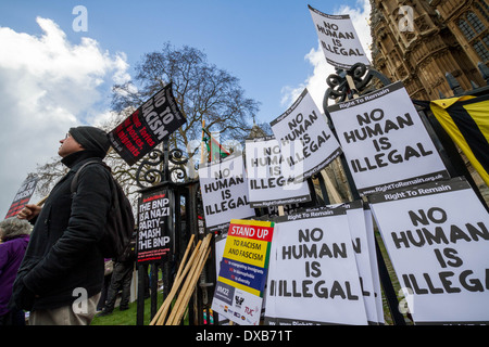 März gegen Rassismus und Faschismus auf Anti-Rassismus-Tag der Vereinten Nationen International in London Stockfoto