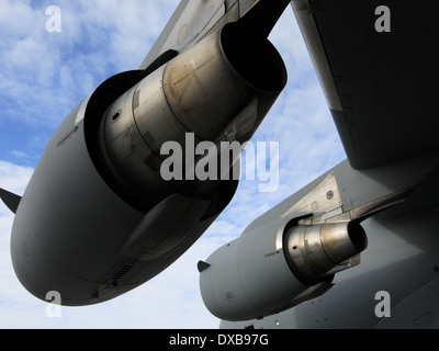 Pratt & Whitney F117-PW-100-Turbofan-Triebwerke mit Royal Canadian Air Force (RCAF) Flugzeug c-17 Globemaster III am Ottawa airport Stockfoto