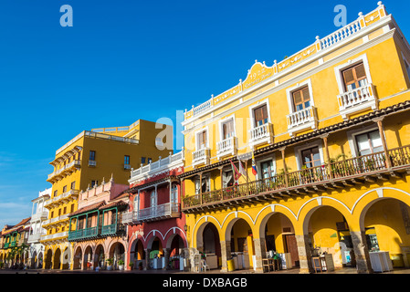 Fassaden mehrere historische Gebäude im kolonialen Zentrum von Cartagena, Kolumbien Stockfoto