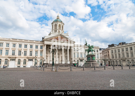 St. Jacques Church an der Coudenberg und Godefroid Van Bouillon König Jesusalem Denkmal in Brüssel, Belgien Stockfoto