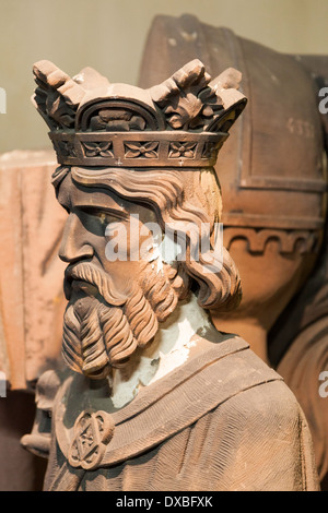 Gerettet Steinskulptur eines Königs in der Barrage Vauban Ausstellung Kunstraum, Straßburg, Frankreich Stockfoto