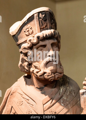 Gerettet Steinstatue eines Königs in der Barrage Vauban Ausstellung Kunstraum, Straßburg, Frankreich Stockfoto