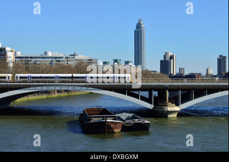 Vauxhall Tower, St. George Wharf, Nine Elms Lane, Vauxhall, London, Vereinigtes Königreich Stockfoto