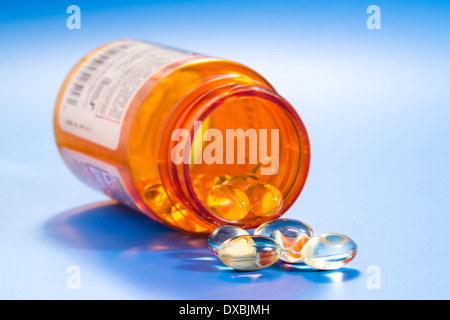 Kapseln mit Omega-3-vitamin Stockfoto