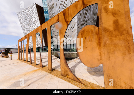 Schild am Titanic Belfast Stockfoto