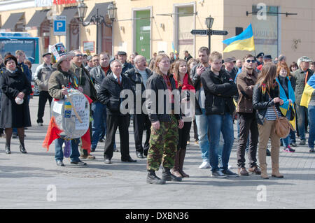 Odessa, Ukraine. 23. März 2014. Odessa Evromaydan zur Unterstützung der europäischen Integration. Konzert-Rallye-Fans der Einigung der EU und der Ukraine. Bei einer Kundgebung nahmen mehr als 500 Menschen Credit: Andrei Nekrassow/Alamy Live News Stockfoto