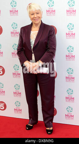 London, UK, 23. März 2014 Laila Morse besucht die Tesco Mum of the Year Award in The Savoy Hotel Credit: MRP/Alamy Live News Stockfoto