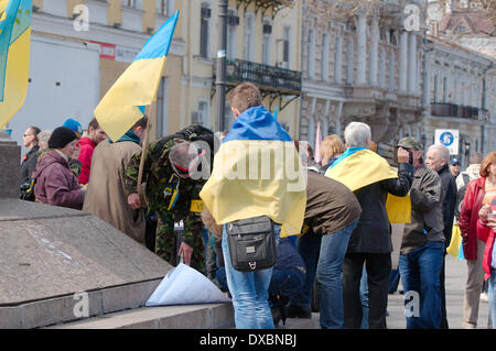 Odessa, Ukraine. 23. März 2014. Odessa Evromaydan zur Unterstützung der europäischen Integration. Konzert-Rallye-Fans der Einigung der EU und der Ukraine. Bei einer Kundgebung nahmen mehr als 500 Menschen Credit: Andrei Nekrassow/Alamy Live News Stockfoto