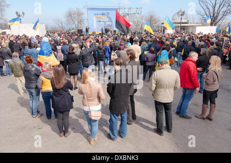 Odessa, Ukraine. 23. März 2014. Odessa Evromaydan zur Unterstützung der europäischen Integration. Konzert-Rallye-Fans der Einigung der EU und der Ukraine. Bei einer Kundgebung nahmen mehr als 500 Menschen Credit: Andrei Nekrassow/Alamy Live News Stockfoto