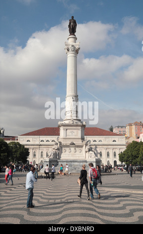 Spalte von Pedro IV (Coluna de D. Pedro IV) im Praça de D. Pedro IV (Pedro IV-Platz/Rossio-Platz), Lissabon, Portugal. Stockfoto