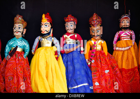 Traditionelle Rajasthani handgefertigte Puppen. Jodhpur, Rajasthan, Indien. Stockfoto